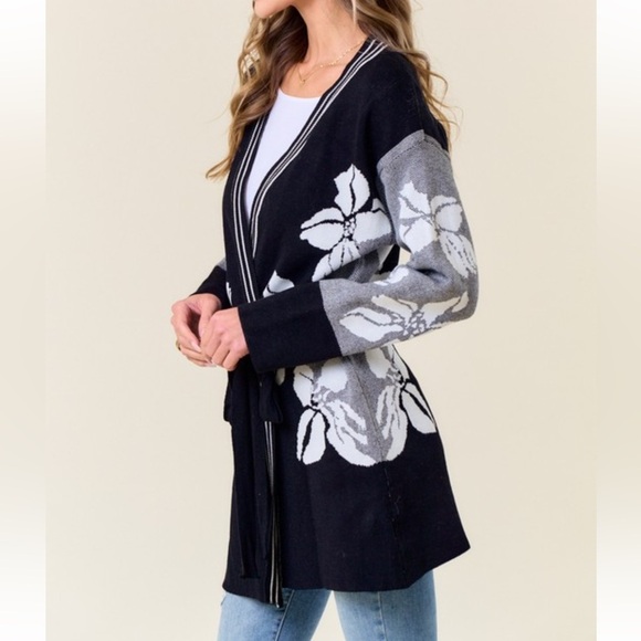 New nwt ON BLUE BLACK WHITE SWEATER CARDIGAN S M L - Picture 3 of 4